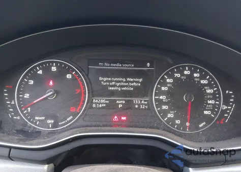 2017 Audi A4 2.0T Premium z USA, uszkodzony, nr VIN WAUANAF43HN043362